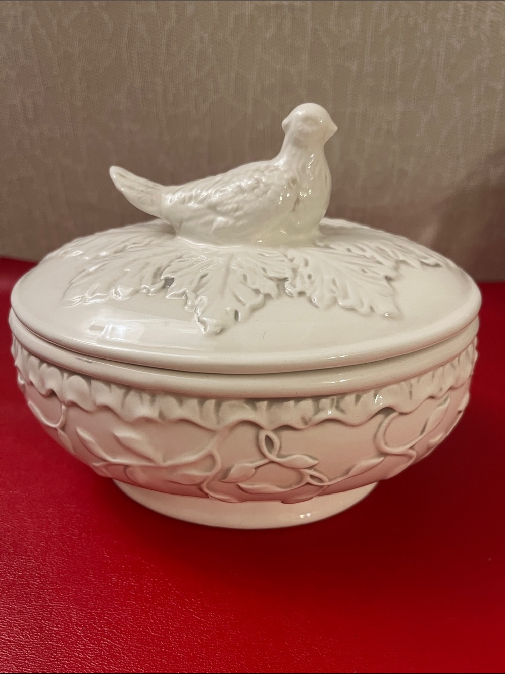Baroque by AMERICAN ATELIER covered soup bowl 7”L 5.5”W